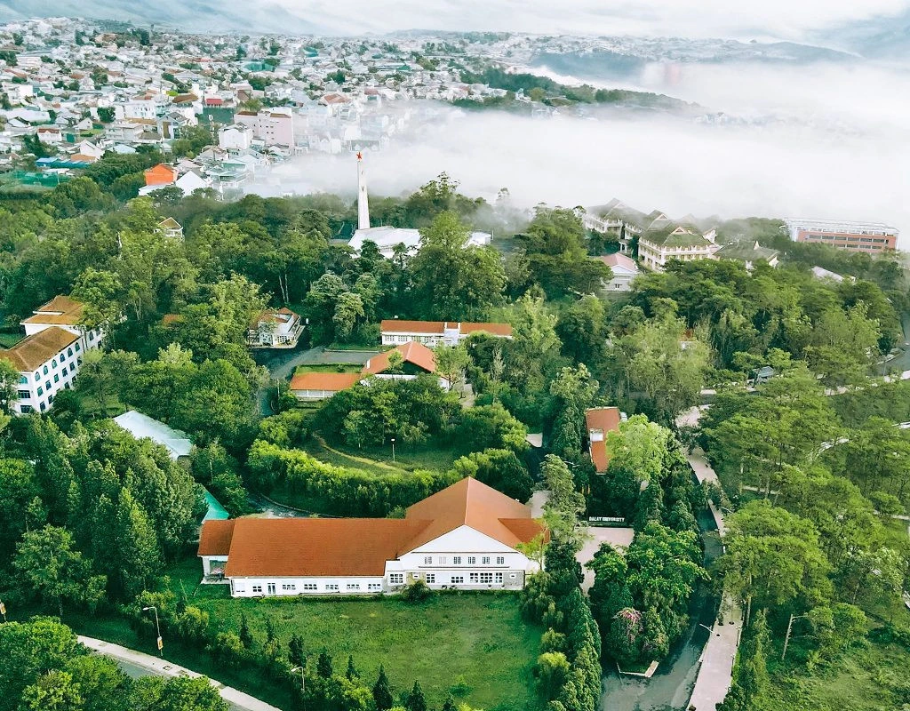 Khuôn viên Đại học Đà Lạt