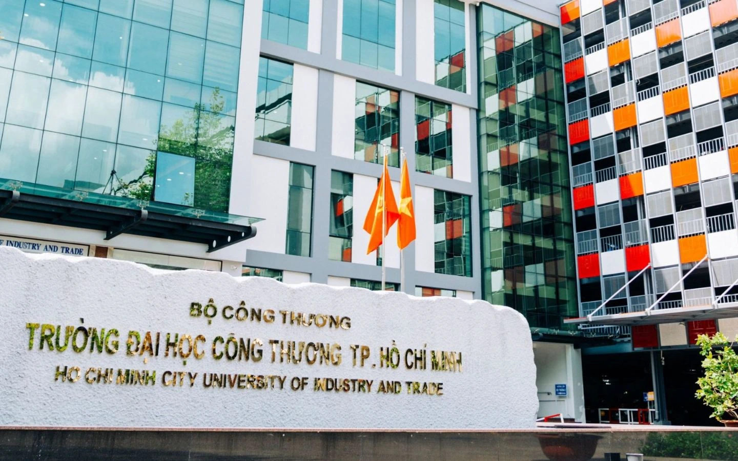 Khuôn viên Đại học Công Thương TP.HCM