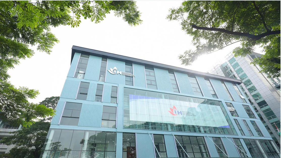 Khuôn viên Đại học Công nghiệp TP.HCM