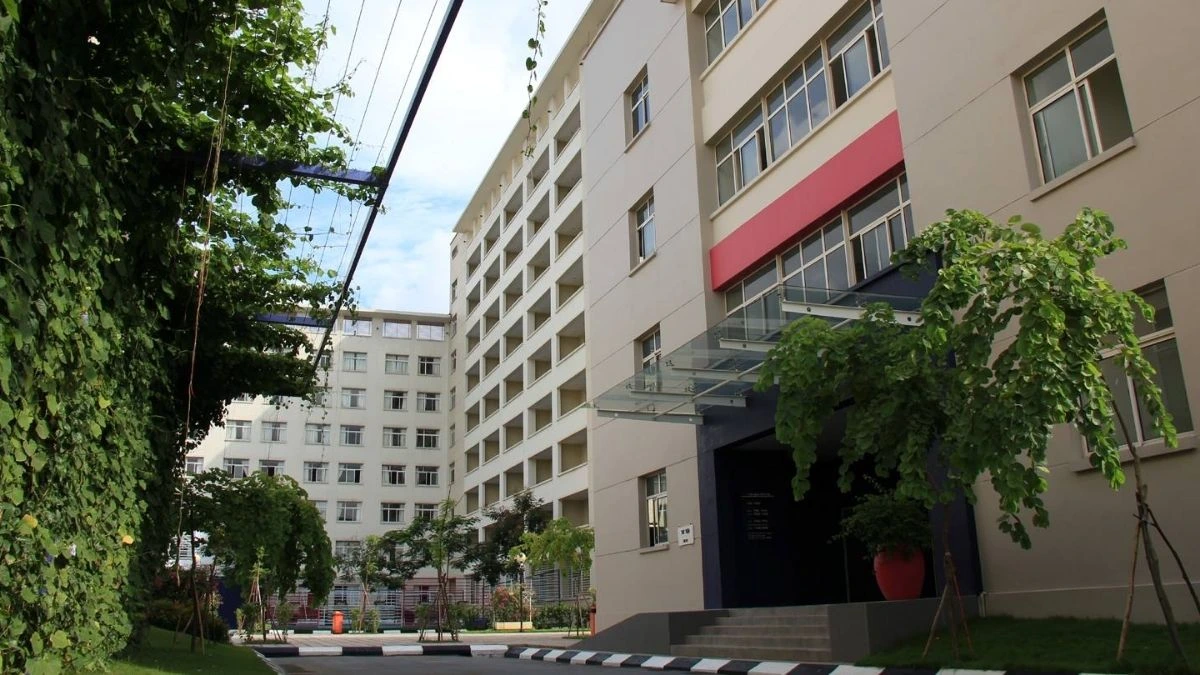 Khuôn viên Đại học Thăng Long