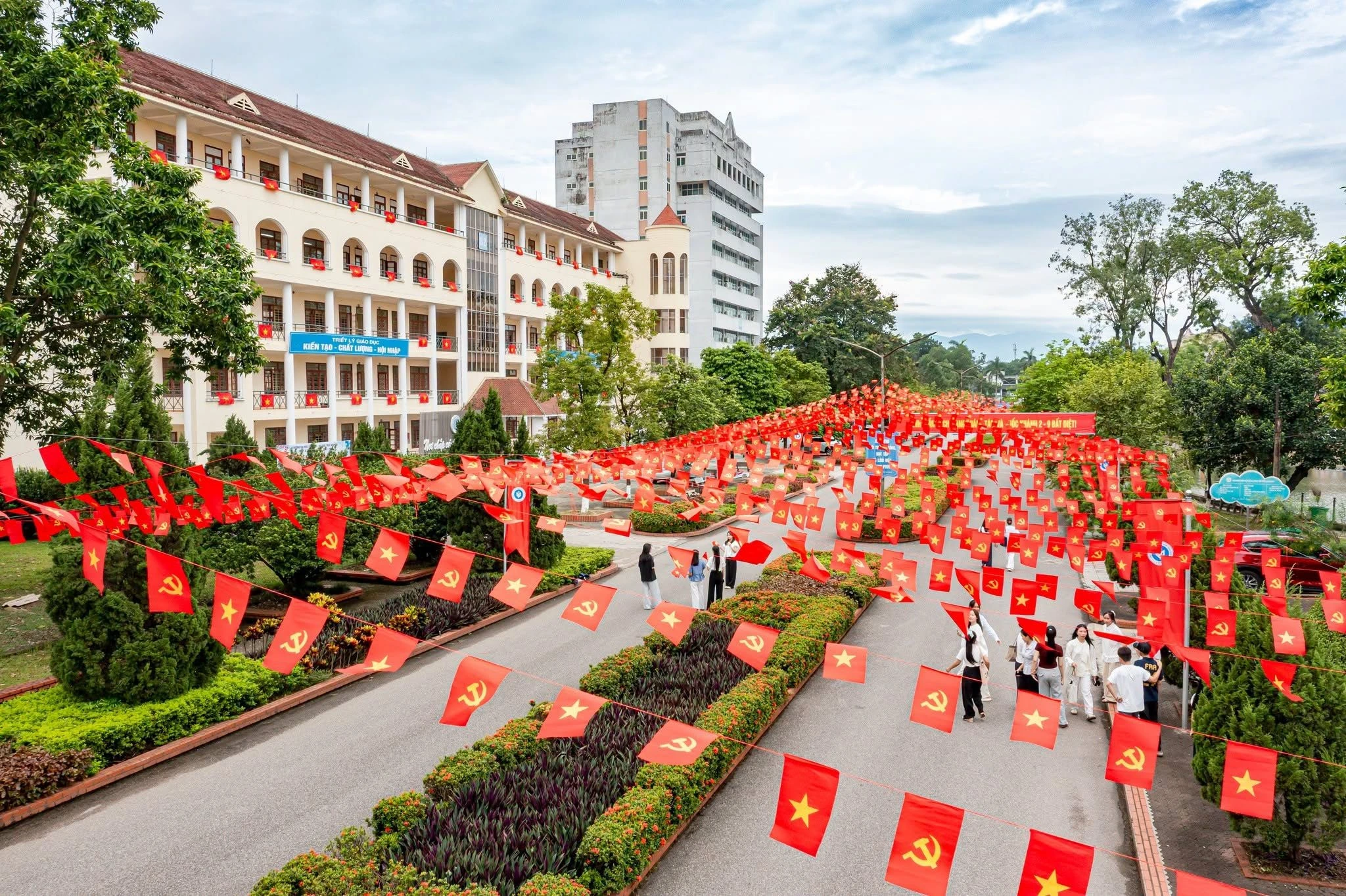 Khuôn viên Đại học Sư phạm - Đại học Thái Nguyên