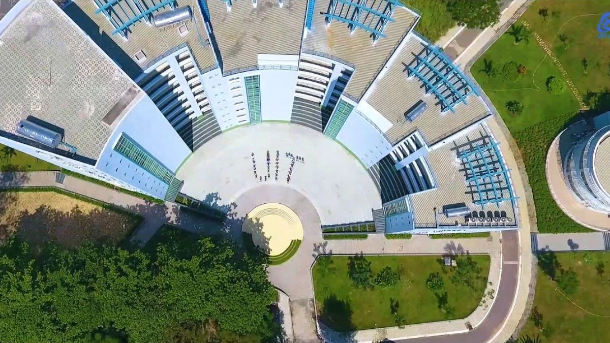 Khuôn viên Đại học Công nghệ thông tin ĐHQG TP.HCM