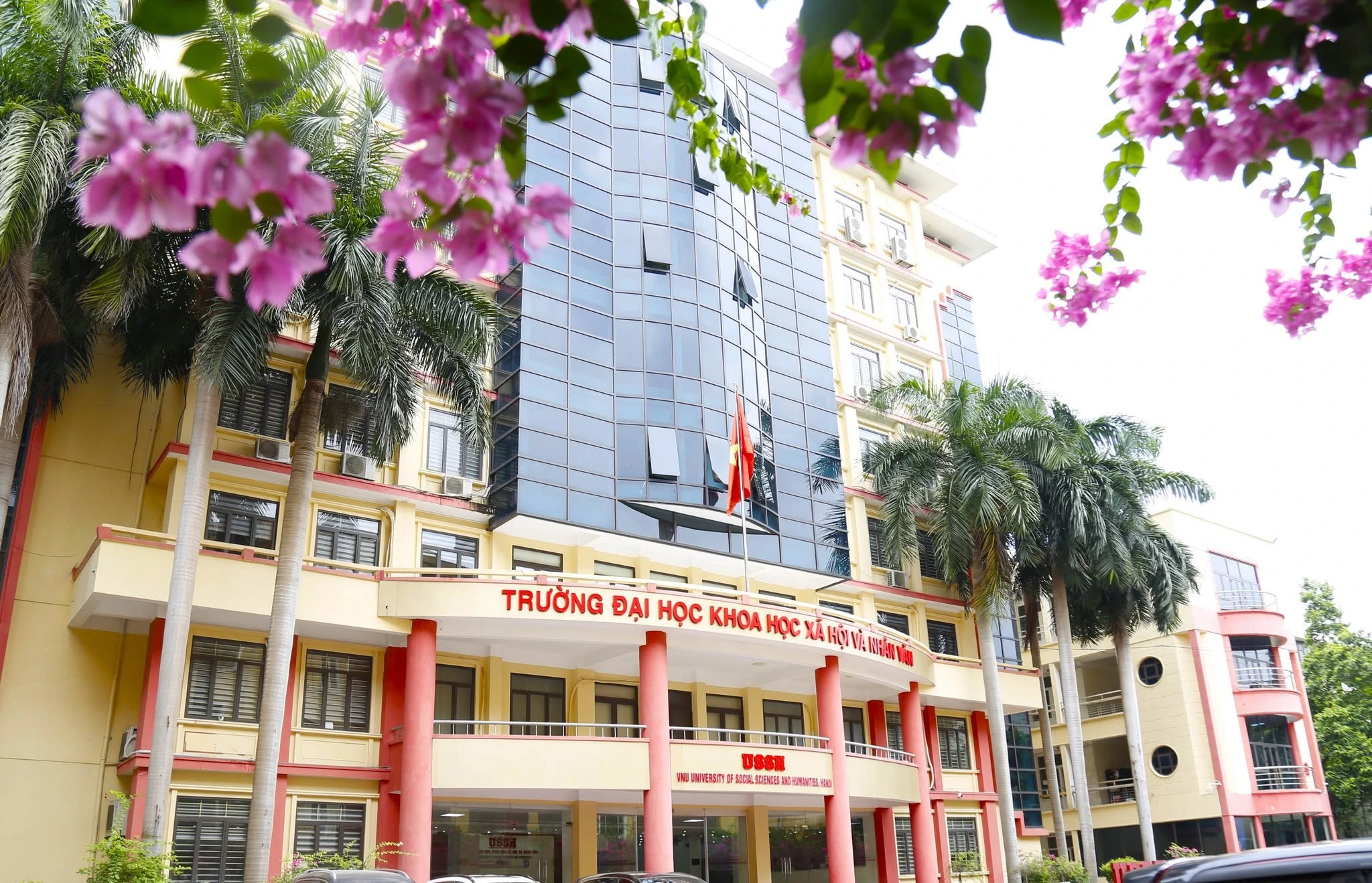 Khuôn viên Đại học Khoa học Xã hội và Nhân văn ĐHQG Hà Nội